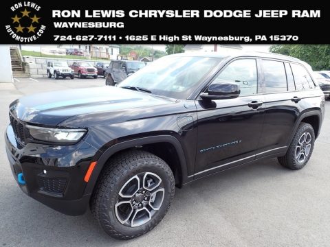 Diamond Black Crystal Pearl Jeep Grand Cherokee Trailhawk 4XE.  Click to enlarge.