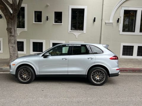 Rhodium Silver Metallic Porsche Cayenne Platinum Edition.  Click to enlarge.