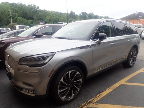 Silver Radiance Lincoln Aviator Reserve AWD.  Click to enlarge.