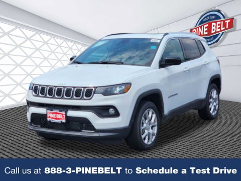 Bright White Jeep Compass Latitude Lux 4x4.  Click to enlarge.