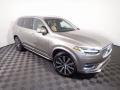 Front 3/4 View of 2022 Volvo XC90 T6 AWD Inscription #5