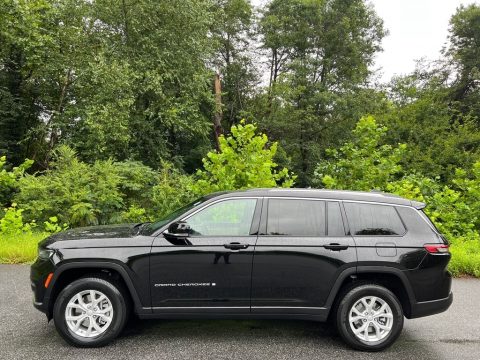 Diamond Black Crystal Pearl Jeep Grand Cherokee L Limited.  Click to enlarge.