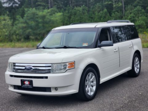 White Suede Clearcoat Ford Flex SE.  Click to enlarge.