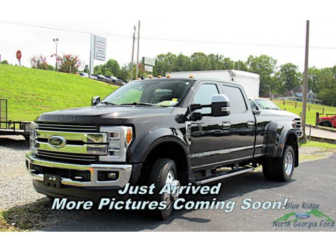 Agate Black Ford F450 Super Duty Lariat Crew Cab 4x4.  Click to enlarge.