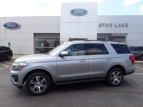 Iconic Silver Metallic Ford Expedition XLT 4x4.  Click to enlarge.