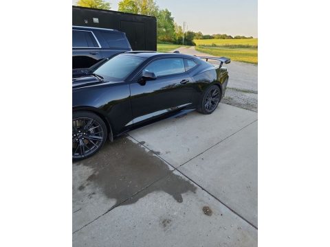 Black Chevrolet Camaro ZL1 Coupe.  Click to enlarge.