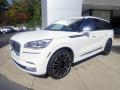 Front 3/4 View of 2020 Lincoln Aviator Black Label AWD #1
