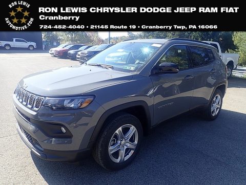 Sting-Gray Jeep Compass Latitude 4x4.  Click to enlarge.
