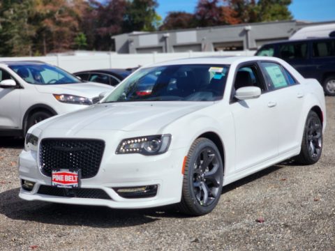Bright White Chrysler 300 Touring L.  Click to enlarge.