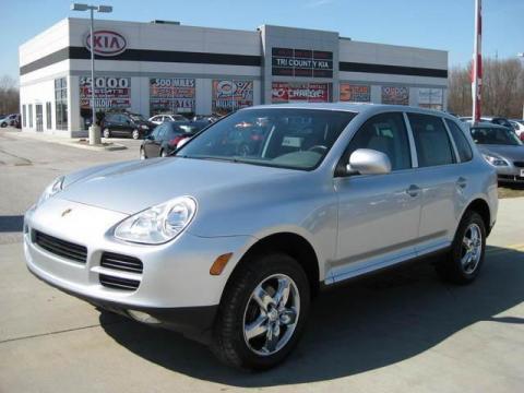 Crystal Silver Metallic Porsche Cayenne Tiptronic.  Click to enlarge.