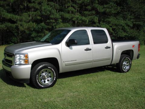 Silver Birch Metallic Chevrolet Silverado 1500 LT Crew Cab 4x4.  Click to enlarge.