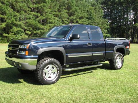 Dark Blue Metallic Chevrolet Silverado 1500 Classic Z71 Extended Cab 4x4.  Click to enlarge.