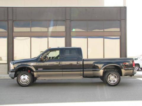 Black Ford F350 Super Duty Lariat Crew Cab 4x4 Dually.  Click to enlarge.