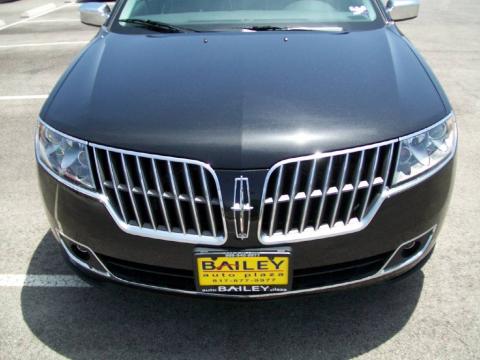 Tuxedo Black Metallic Lincoln MKZ FWD.  Click to enlarge.