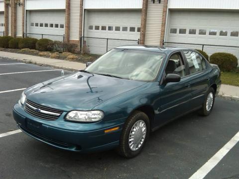 Dark Tropic Teal Metallic Chevrolet Malibu Sedan.  Click to enlarge.