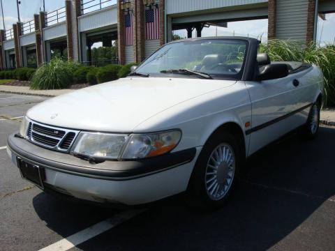 Cirrus White 1995 Saab 900 SE V6 Convertible with Dark Gray interior Cirrus 