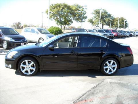 Onyx Black Nissan Maxima 3.5 SE.  Click to enlarge.