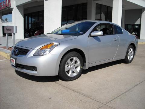 Radiant Silver Metallic Nissan Altima 2.5 S Coupe.  Click to enlarge.