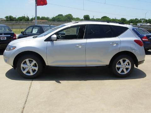 Brilliant Silver Metallic Nissan Murano S.  Click to enlarge.