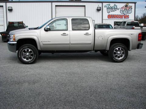 Silver Birch Metallic Chevrolet Silverado 2500HD LT Crew Cab 4x4.  Click to enlarge.