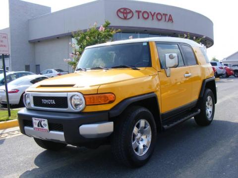 Sun Fusion Yellow Toyota FJ Cruiser 4WD.  Click to enlarge.