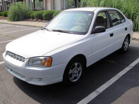 Noble White Hyundai Accent GL Sedan.  Click to enlarge.