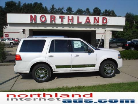 White Platinum Metallic Tri-Coat Lincoln Navigator 4x4.  Click to enlarge.