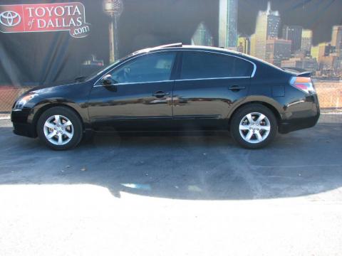 Super Black Nissan Altima 2.5 SL.  Click to enlarge.