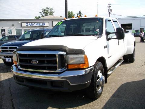 Oxford White Ford F350 Super Duty XLT Crew Cab Dually.  Click to enlarge.