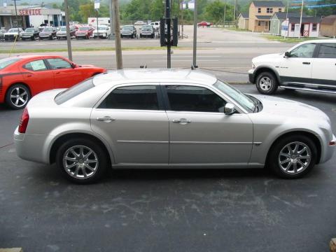 Bright Silver Metallic Chrysler 300 C HEMI.  Click to enlarge.