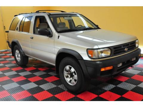 Sahara Beige Nissan Pathfinder SE 4x4. Click to enlarge. Sahara Beige Nissan Pathfinder SE 4x4. Click to enlarge.