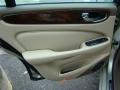 2006 XJ XJ8 #17