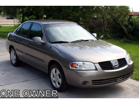 Bronze Shimmer Nissan Sentra 1.8 S.  Click to enlarge.