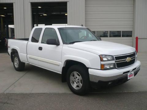 Summit White Chevrolet Silverado 1500 Classic Z71 Extended Cab 4x4.  Click to enlarge.