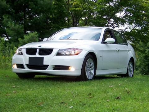 Alpine White BMW 3 Series 325i Sedan.  Click to enlarge.
