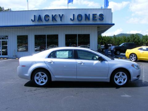 Silver Ice Metallic Chevrolet Malibu LS Sedan.  Click to enlarge.