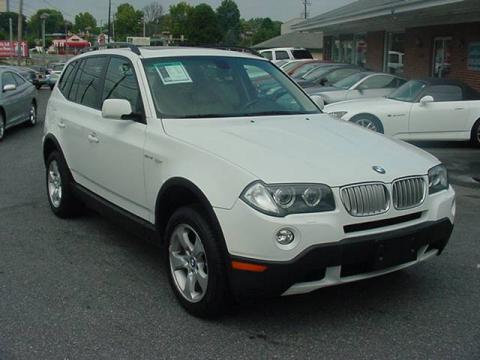 Alpine White BMW X3 3.0si.  Click to enlarge.