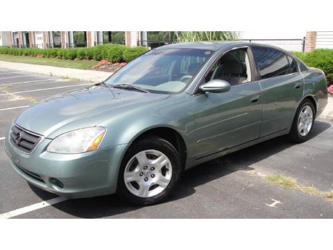 Mystic Emerald Green Nissan Altima 2.5 S.  Click to enlarge.