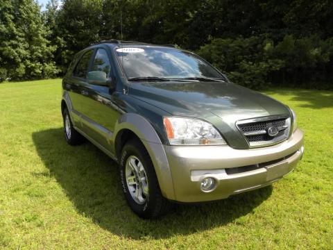 Ivy Green Metallic Kia Sorento LX.  Click to enlarge.