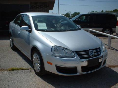 Reflex Silver Metallic Volkswagen Jetta S Sedan.  Click to enlarge.