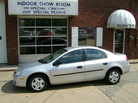 Bright Silver Metallic Dodge Neon SE.  Click to enlarge.