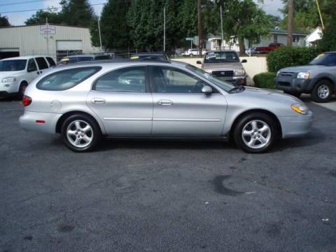 Silver Frost Metallic Ford Taurus SE Wagon.  Click to enlarge.