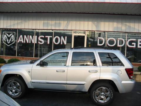 Bright Silver Metallic Jeep Grand Cherokee Limited 4x4.  Click to enlarge.