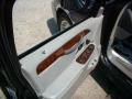 2001 Town Car Executive #7
