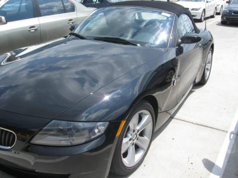 Black Sapphire Metallic BMW Z4 3.0i Roadster.  Click to enlarge.