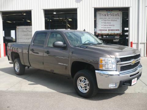Desert Brown Metallic Chevrolet Silverado 2500HD LT Crew Cab 4x4.  Click to enlarge.