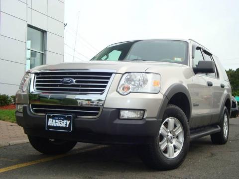 Silver Birch Metallic Ford Explorer XLT 4x4.  Click to enlarge.