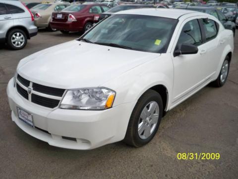 Stone White Dodge Avenger SE.  Click to enlarge.
