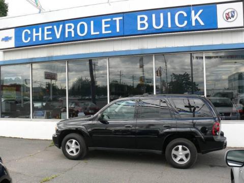 Black Chevrolet TrailBlazer LS 4x4.  Click to enlarge.