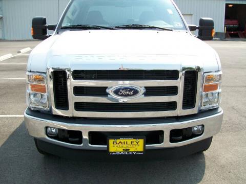 Oxford White Ford F250 Super Duty XLT FX4 Crew Cab 4x4.  Click to enlarge.